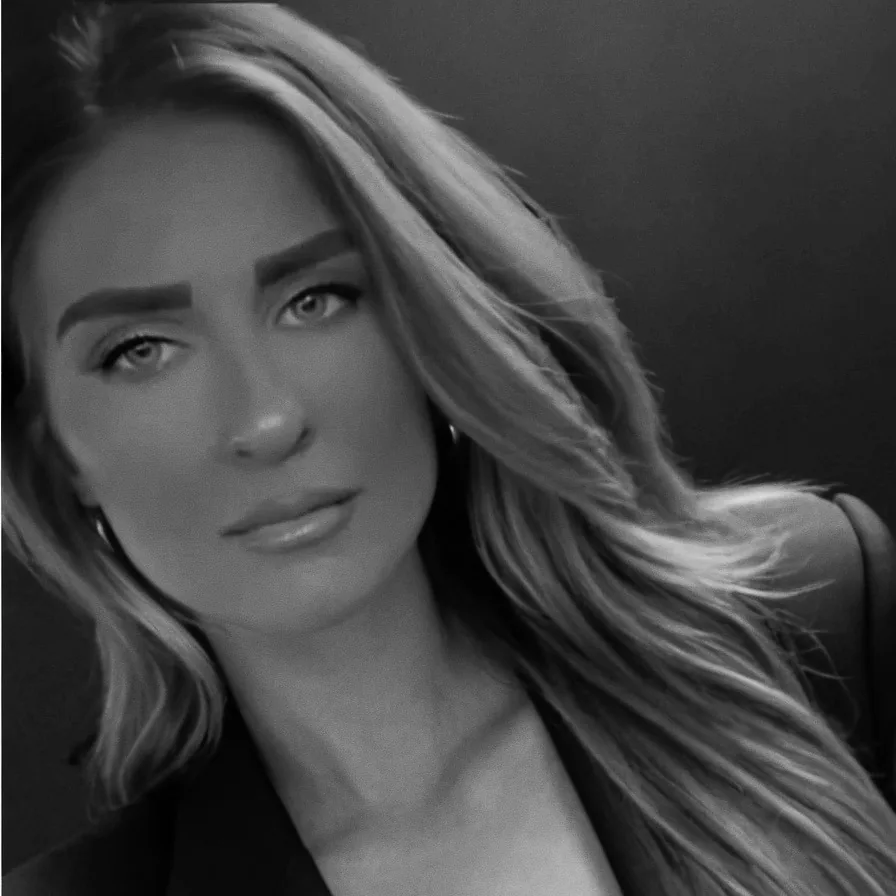 Black and white photo of Nicole